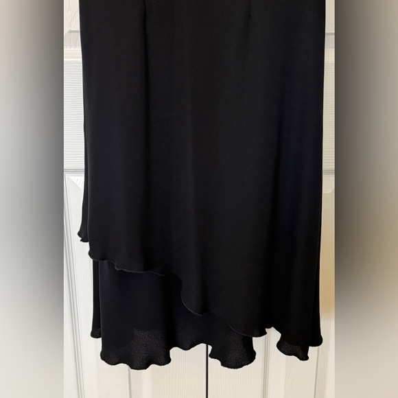 LITTLE BLACK DRESS V-Neck Flutter Sleeves Tiered Hem Size 6 SL Fashions - Picture 8 of 12
